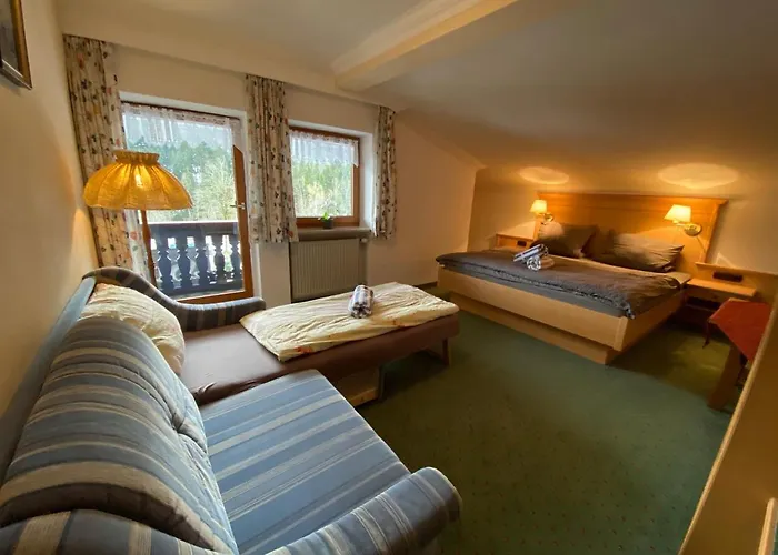 Zentsch Konukevi 4*